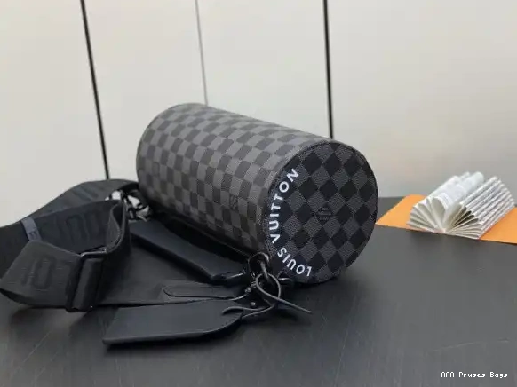 AAA Pruses Bags Soft VUITTON LOUIS Polochon PM 0630